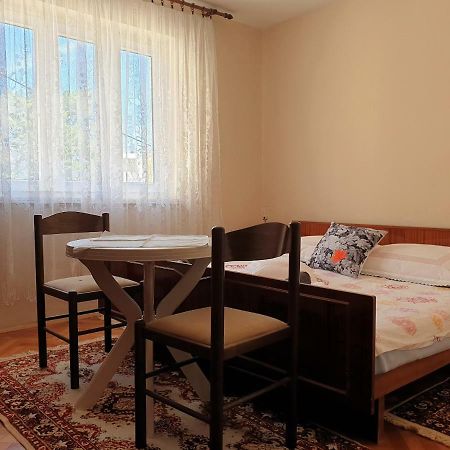 Guest House Miro Novalja Exterior photo