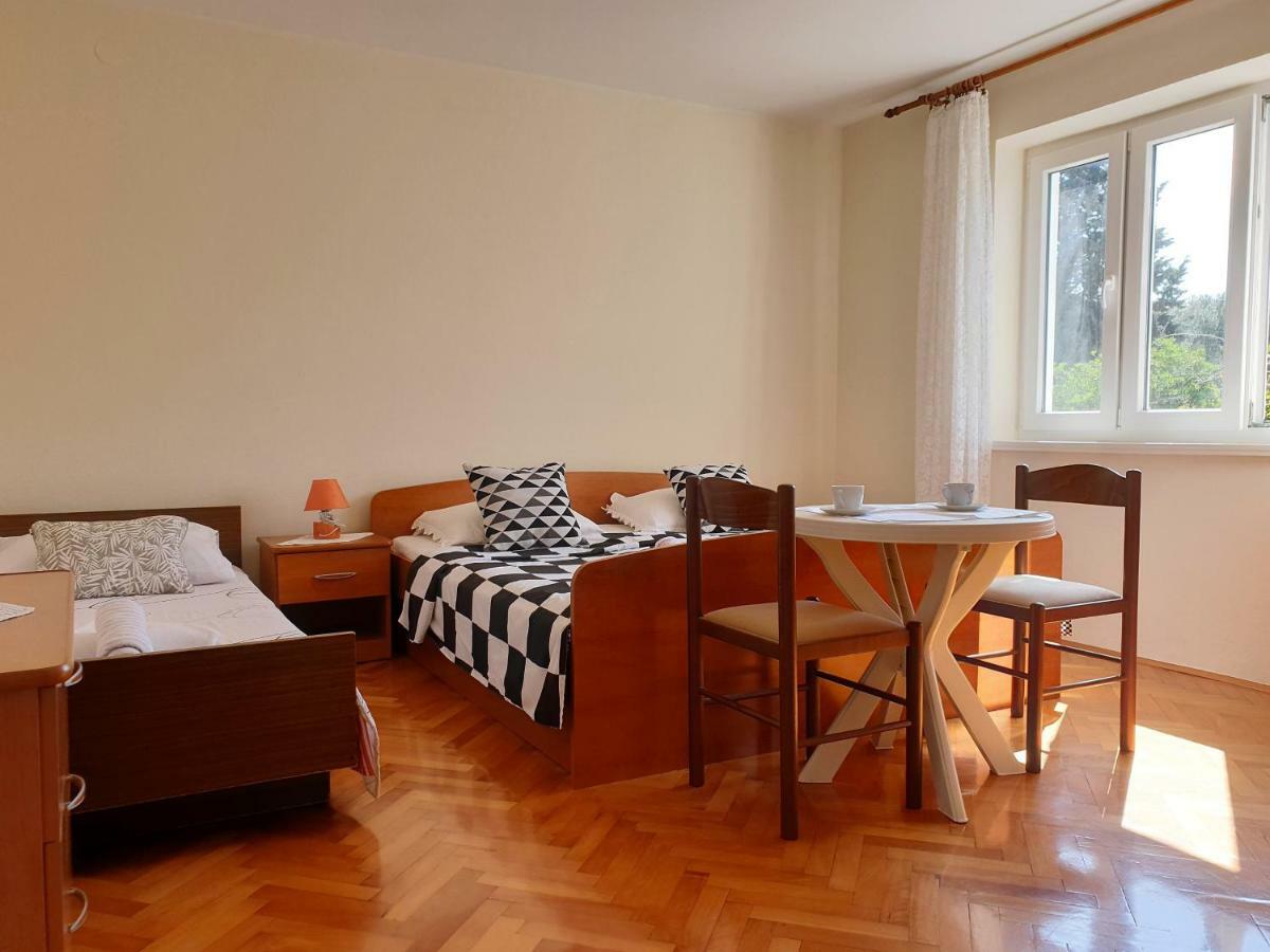 Guest House Miro Novalja Exterior photo