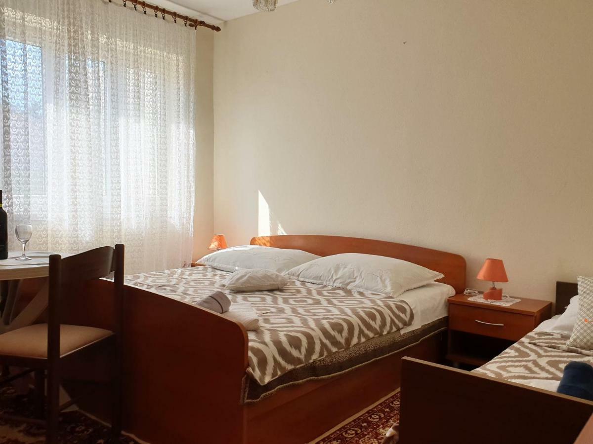 Guest House Miro Novalja Exterior photo