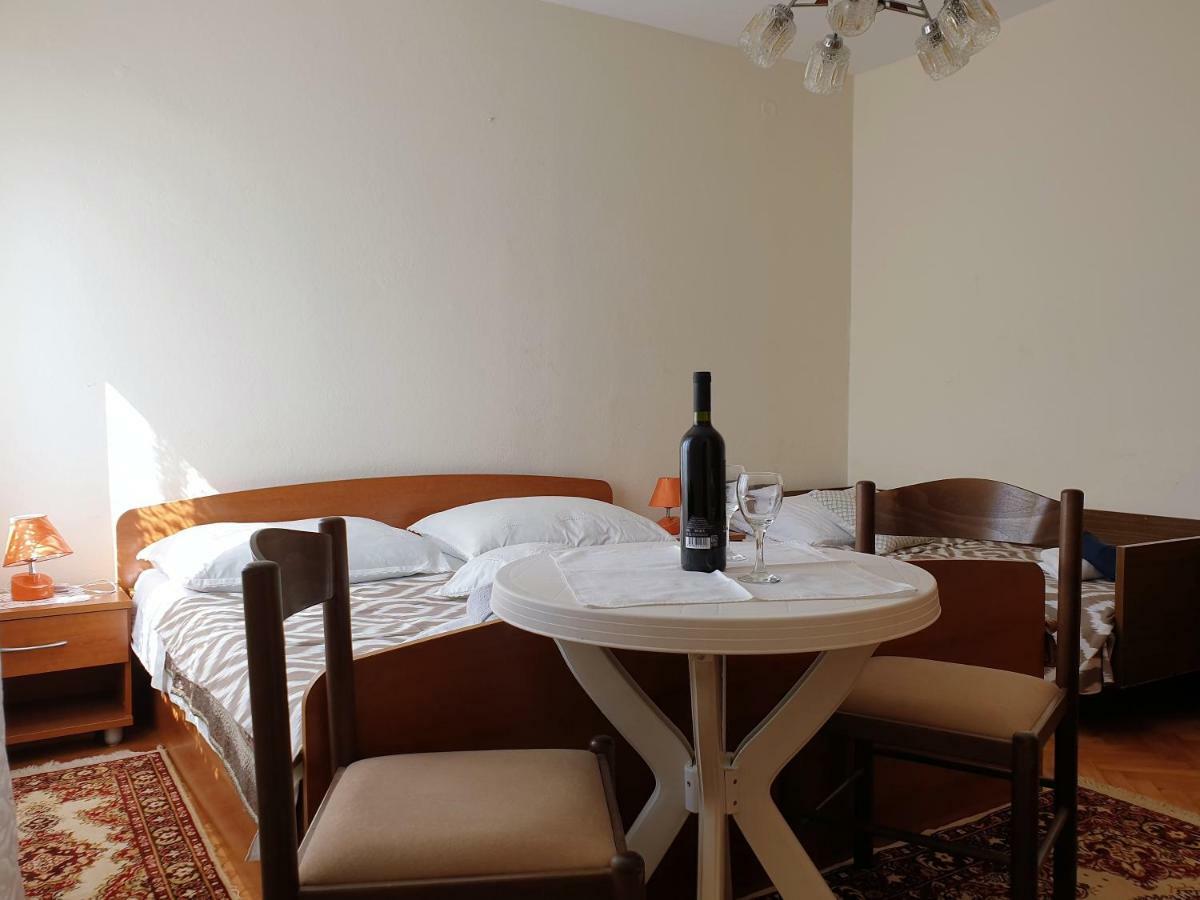 Guest House Miro Novalja Exterior photo