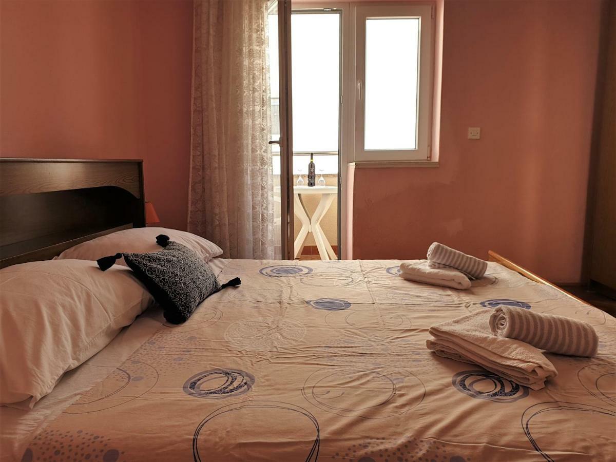 Guest House Miro Novalja Exterior photo