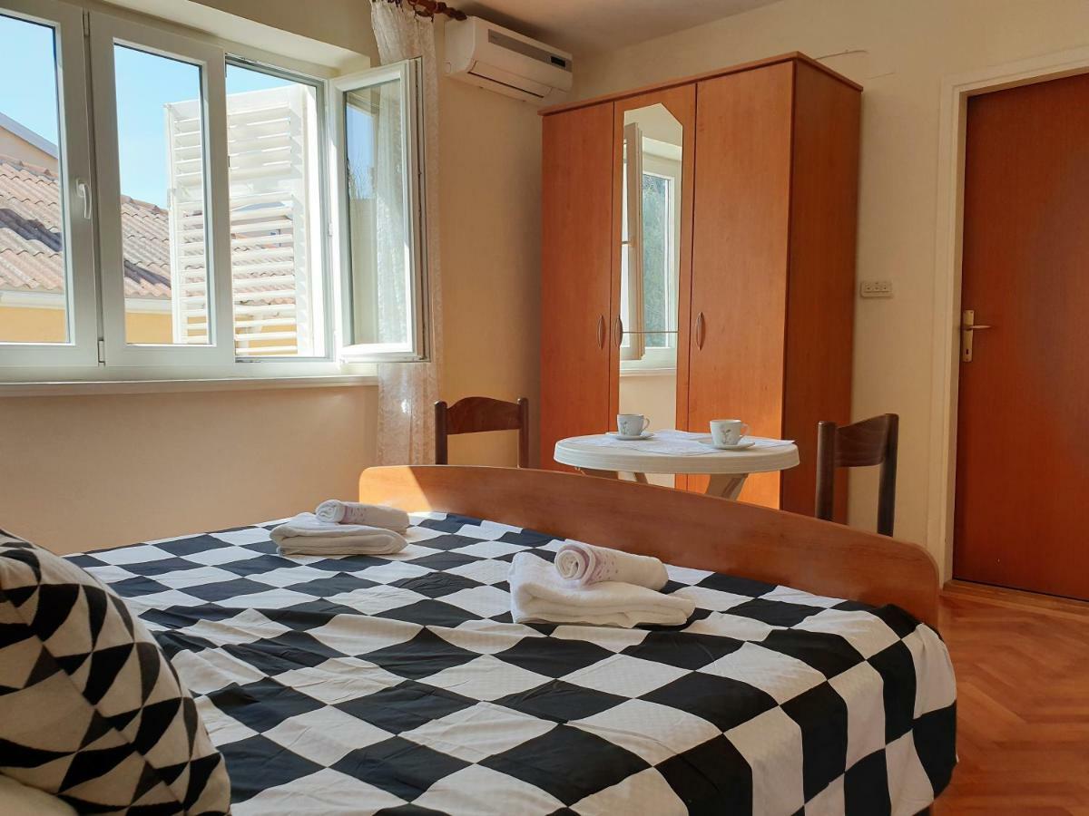 Guest House Miro Novalja Exterior photo