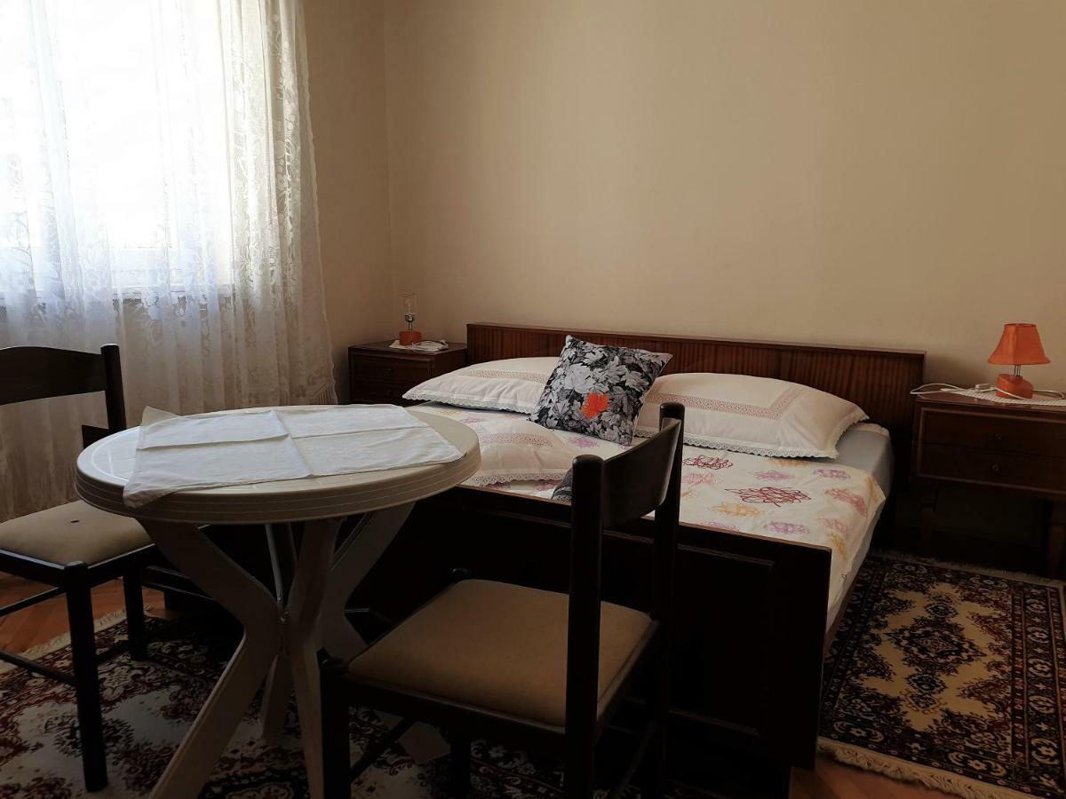 Guest House Miro Novalja Exterior photo